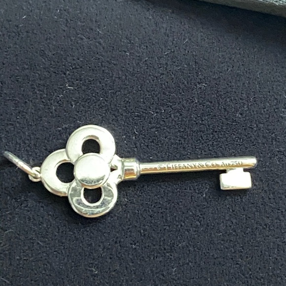 NEW Tiffany mini crown key pendant - Picture 4 of 6